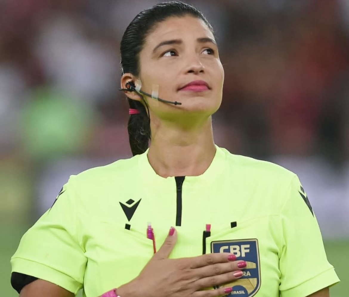 Gleika agora é arbitra Fifa - 