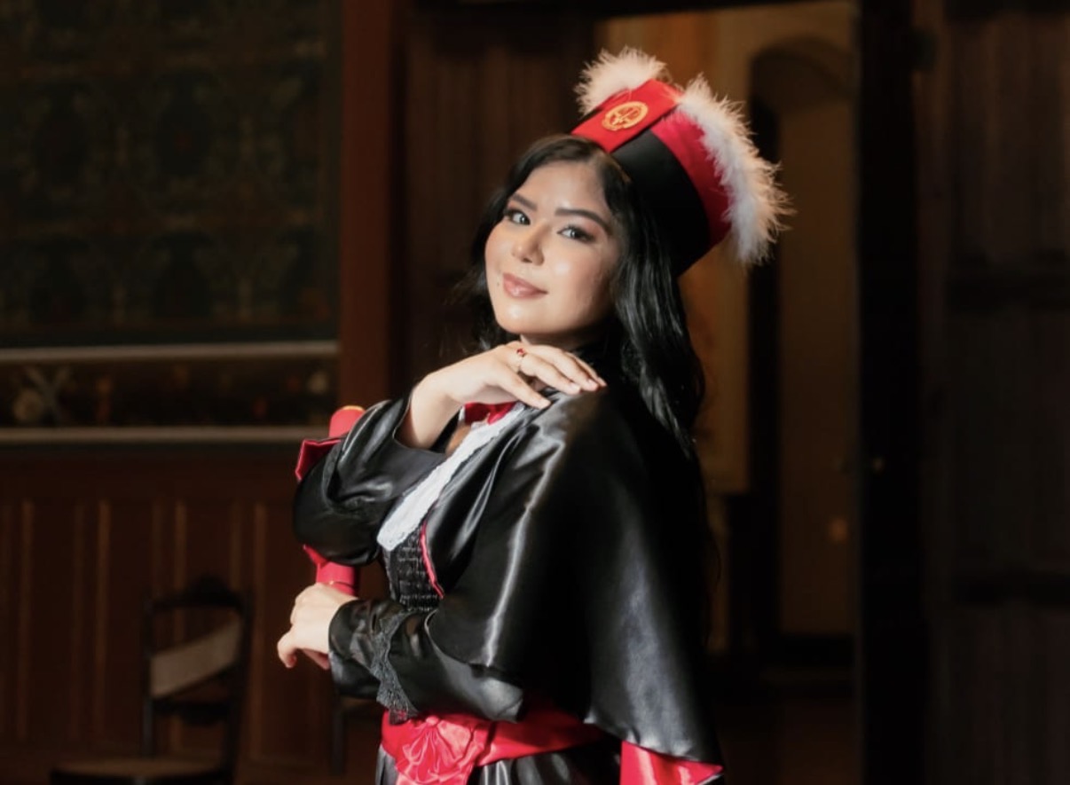 Rebeka Emily Lima Lopes, colanda em Direito
