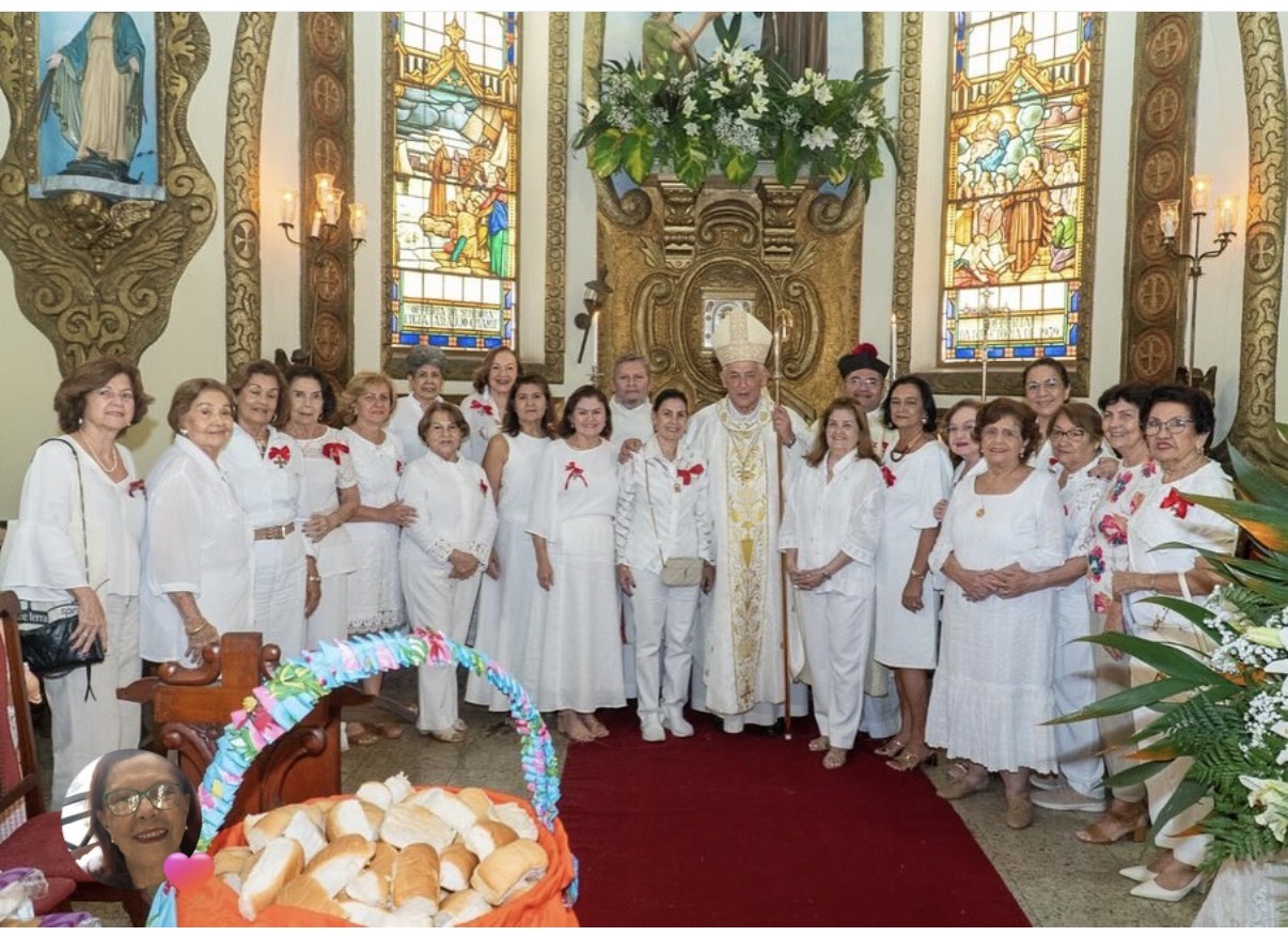 A Diretoria da Casa do Pão de Sto. Antônio, comandada por Socorro Morgado, inaugurou uma sala de cinema, nas dependências do prédio. Show!