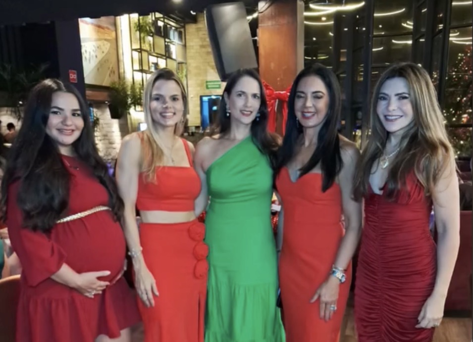 Fadia Freire com as voluntárias Carol Buchacra, Larissa Moraes e as Giseles Zouein e Planzo