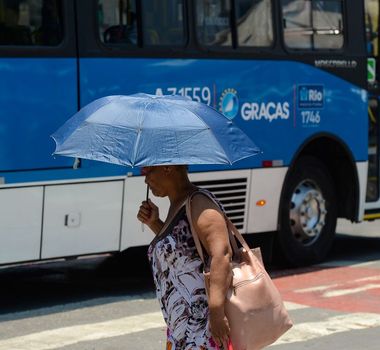 Imagem - Calor intenso eleva risco de AVC e acende alerta para cuidados no verão, diz médico