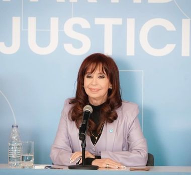 Imagem - Cristina Kirchner passa por cirurgia de emergência em Buenos Aires