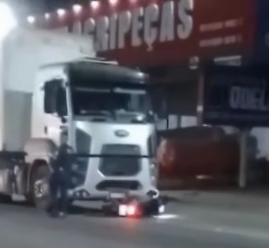 Imagem - Mulher morre após colisão entre motocicleta e carreta na BR-316, em Castanhal