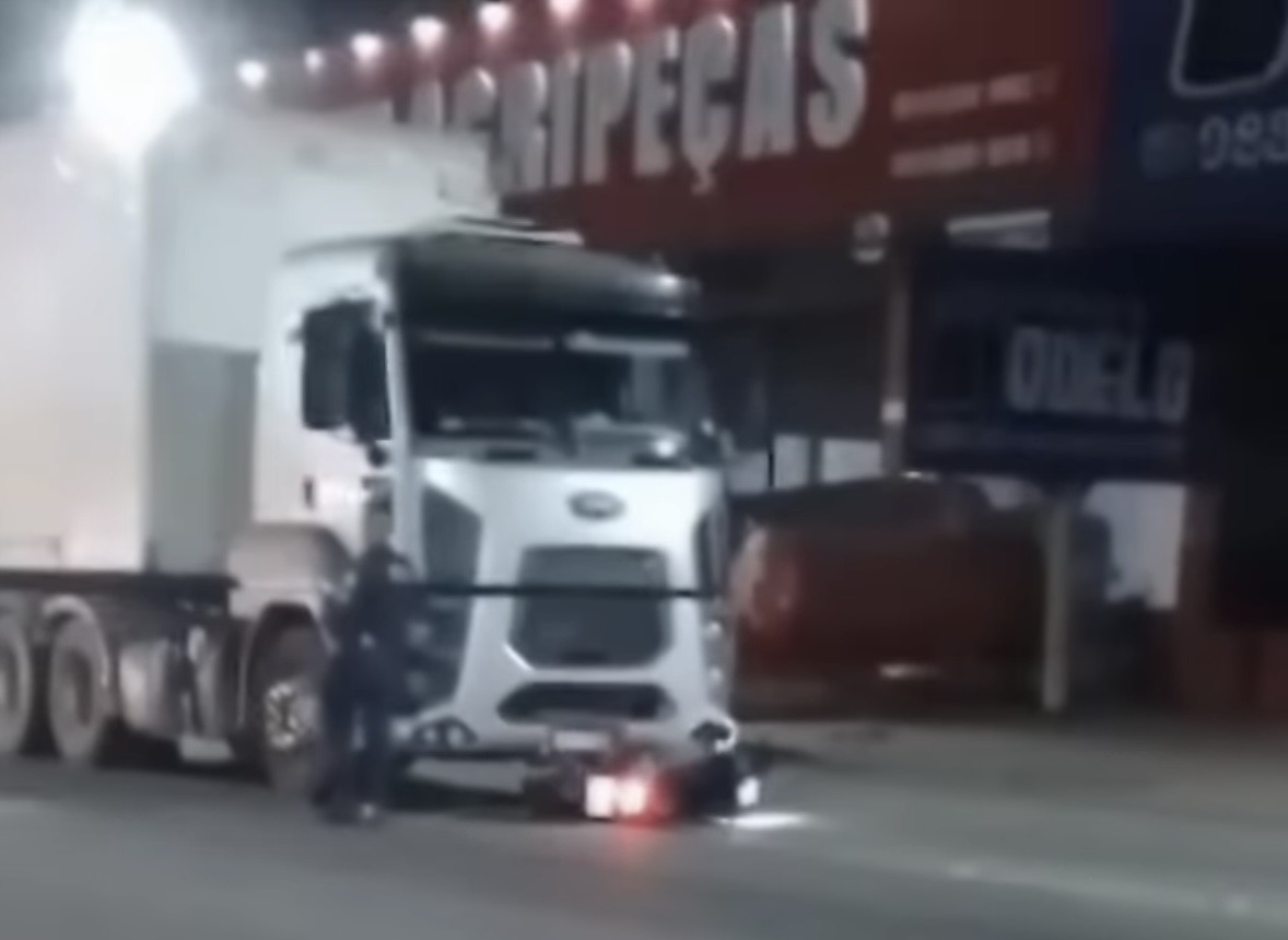 Mulher morre após colisão entre motocicleta e carreta na BR-316, em Castanhal

