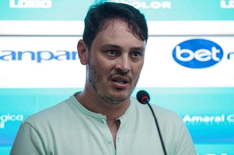 Roger Aguilera deixa o Paysandu