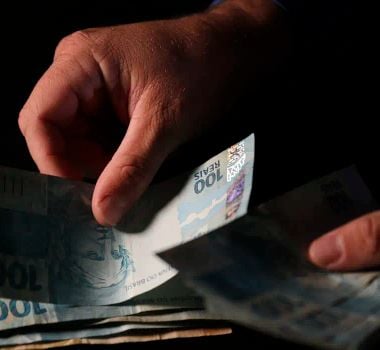 Imagem - Governo autoriza saque do FGTS retido para quem aderiu ao saque-aniversário