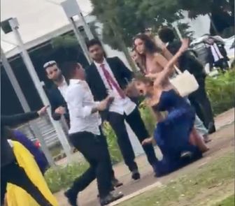 Imagem - Briga de formandos: homem espanca covardemente mulher no chão; saiba quem é o suspeito