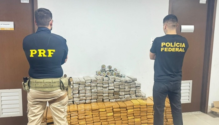 (PF e PRF apreendem 383 kg de skunk e prendem duas pessoas em Santa Maria, no Pará)
