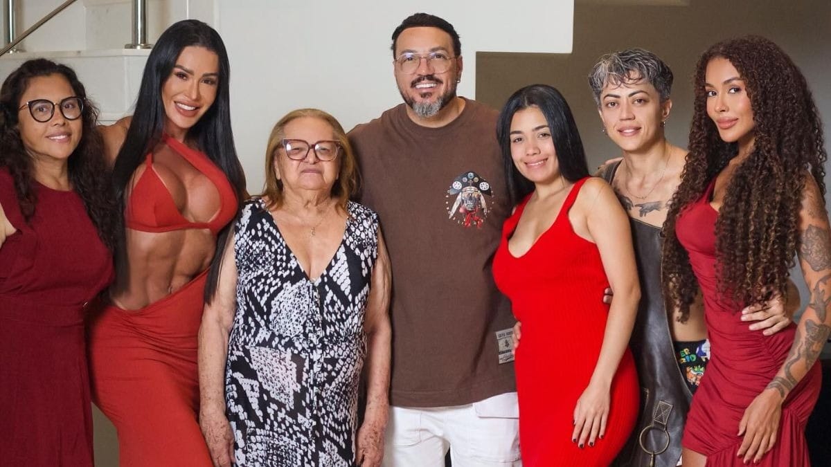 Belo e Gracyanne Barbosa passam Natal juntos em família