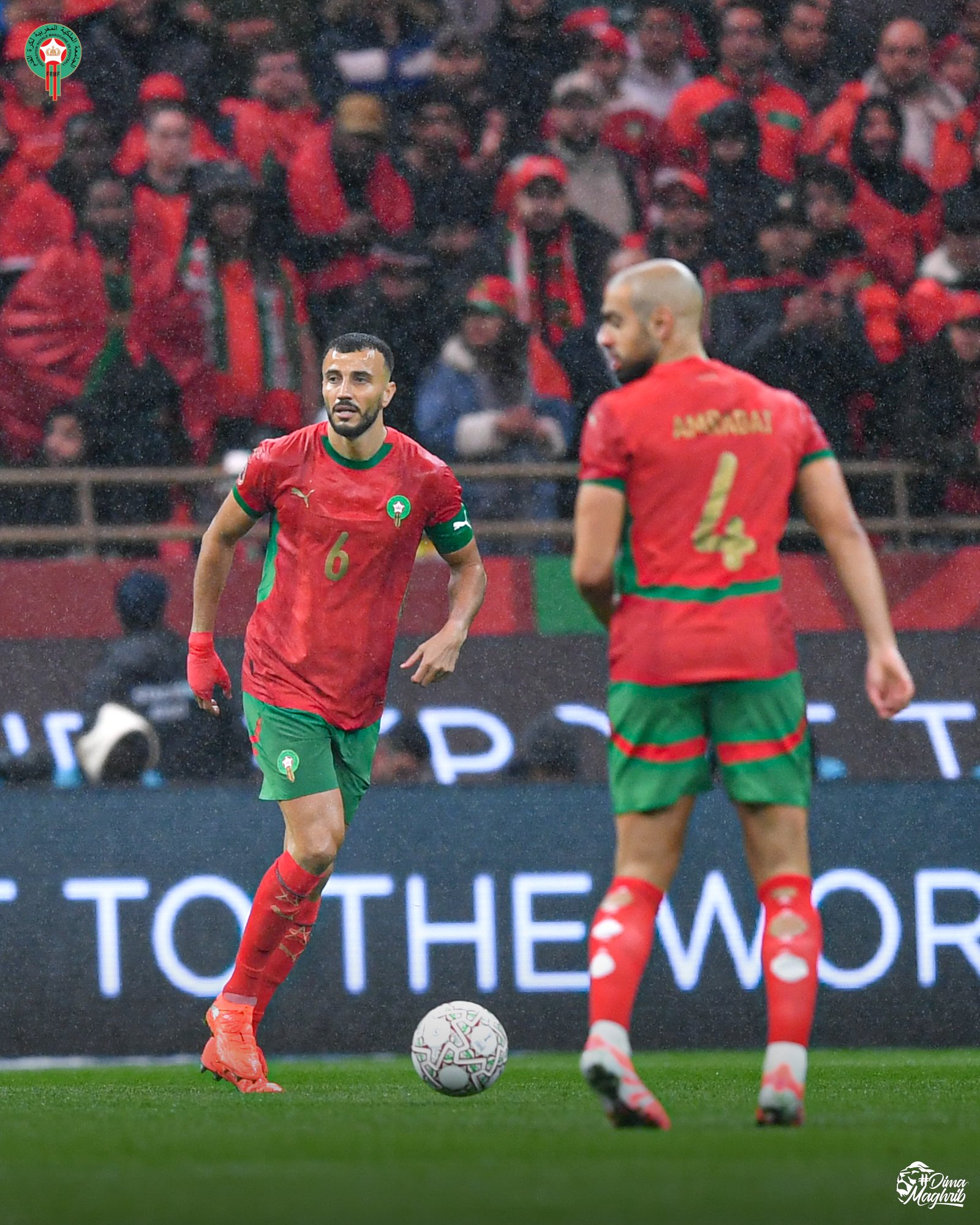 Empurrada pela torcida e carregando a responsabilidade de sediar o torneio, a seleção marroquina iniciou sua campanha de forma segura