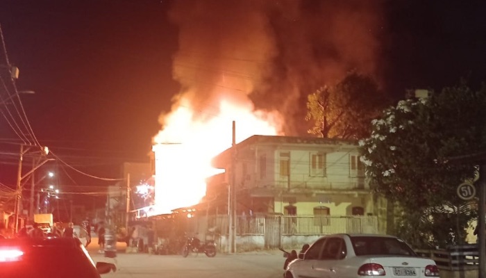 (Incêndio atinge cerca de oito casas nesta madrugada em Belém)