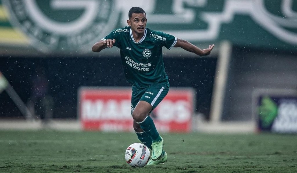 Zé Ricardo já jogou pelo Goiás - 