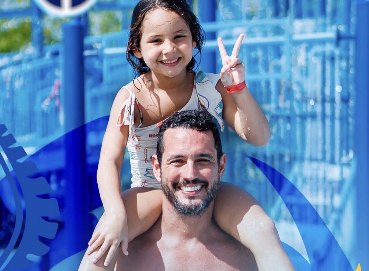 Para a noite de réveillon, o Aqualand Resort preparou uma programação animada, com Voz e Violão de Alê Navegantes e Banda, para iniciar o ano com muita música e energia. 