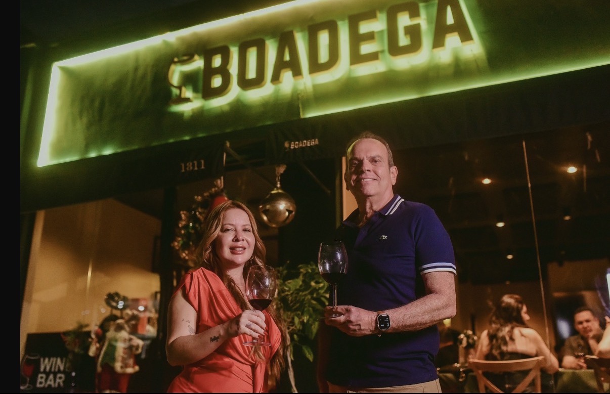 Sucesso total as cestas e kits natalinos da Boadega, preparados por Paulo Nasser e Francisca Oliveira, que avisam que as últimas unidades estão sendo finalizadas para o réveillon.