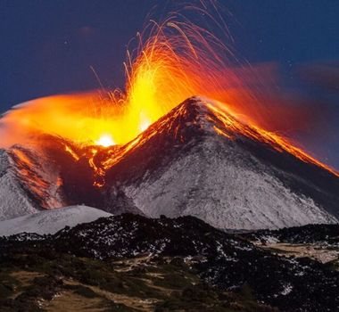 Imagem - Erupção do Etna eleva alerta da Defesa Civil e mobiliza autoridades na Itália