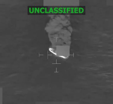 Imagem - Ataque dos EUA no Pacífico contra barco suspeito de tráfico deixa dois mortos