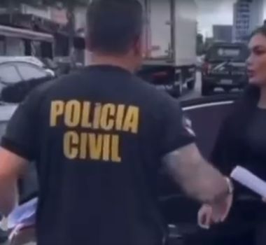 Imagem - Blogueira é presa após vídeo com armas viralizar nas redes sociais