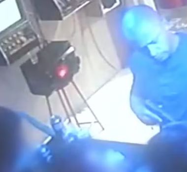 Imagem - Cabo da Polícia Militar é detido após roubo a estabelecimento na Zona Norte do Rio