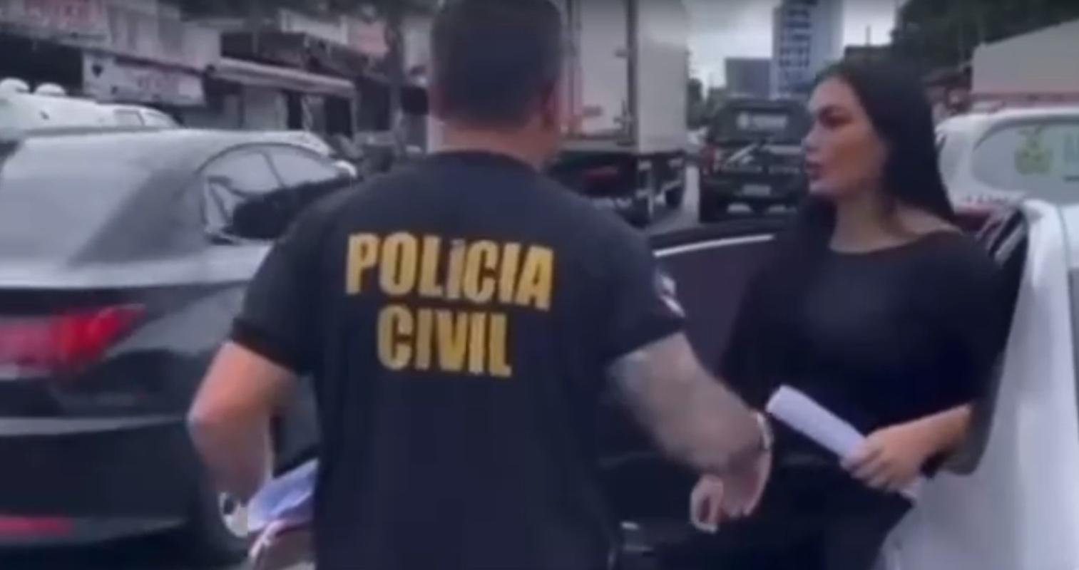 Imagem - Blogueira é presa após vídeo com armas viralizar nas redes sociais