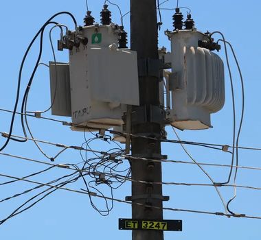 Imagem - Cuidado com fogos de artifício na rede elétrica durante as celebrações do Ano-Novo