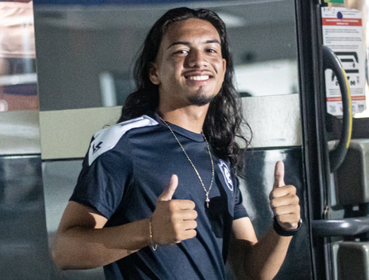 Leão embarcou nesta quarta-feira (31) - 