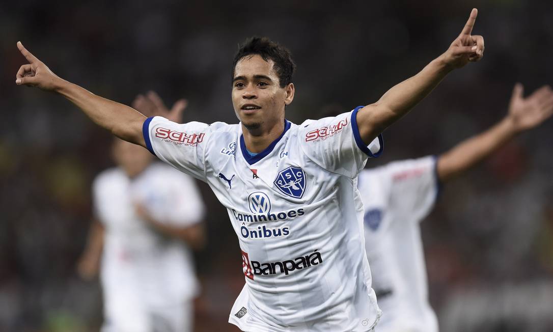 Pikachu agora é jogador do Leão - 