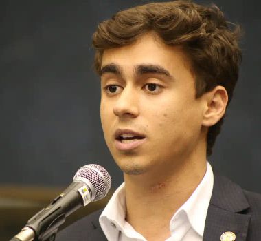 Imagem - Nikolas critica prisão de Filipe Martins e diz que Moraes “inova no absurdo”