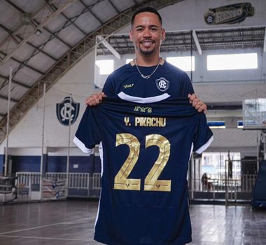 Imagem - Yago Pikachu posa pela primeira vez com a camisa do Clube do Remo