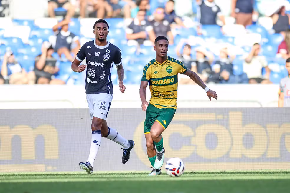 Kayky Almeida renova com  o Remo