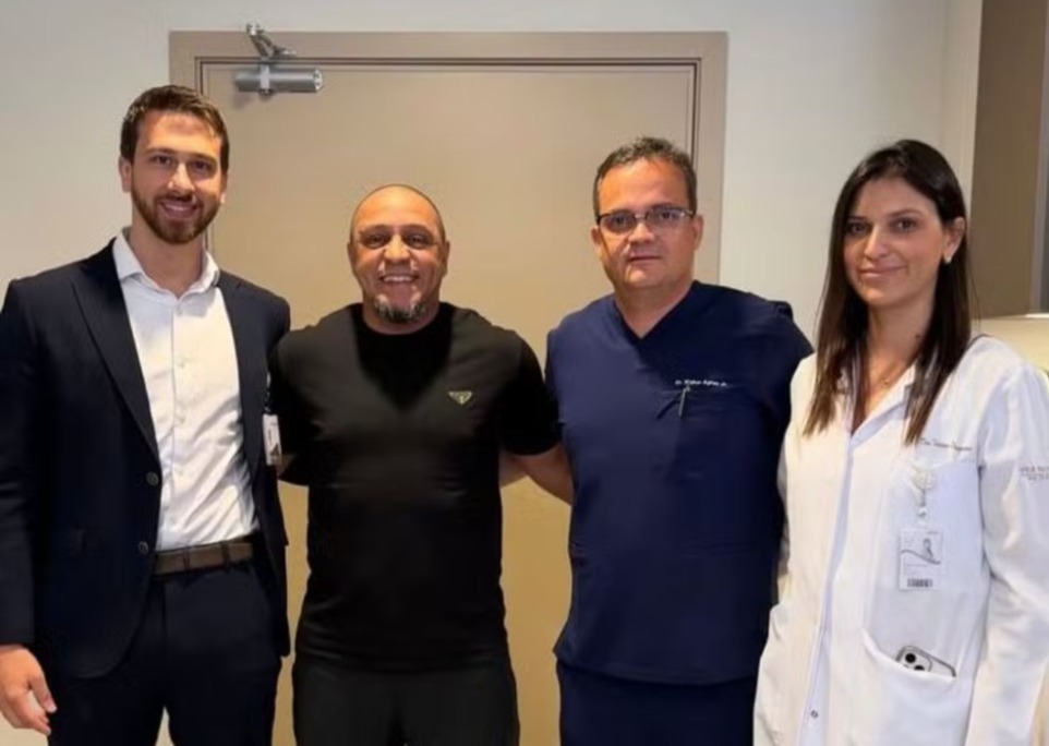 Imagem - Ex-jogador Roberto Carlos recebe alta após cirurgia cardíaca