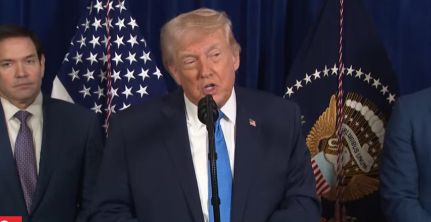 (Donald Trump, presidente dos Estados Unidos) 