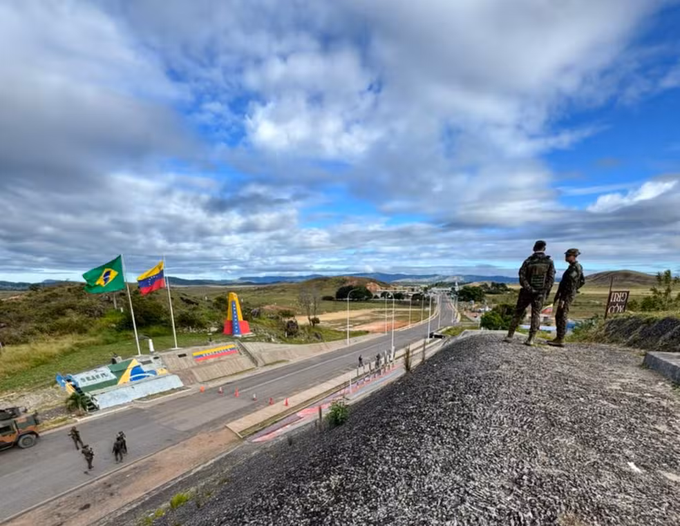 (Fto da fronteira do Brasil com a Venezuela)