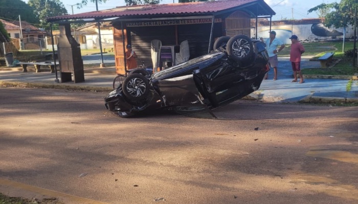 Vídeo: idosos ficam feridos após colidir carro com outro veículo em Igarapé-Açu

