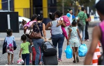 Moradores de Caracas enfrentam filas e temem escassez de alimentos após clima de tensão