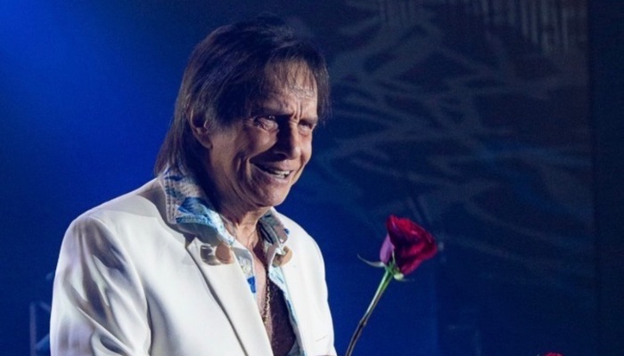 Roberto Carlos testa positivo para Covid-19 e segue em repouso 