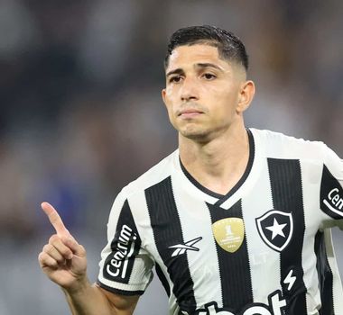 Imagem - Fluminense e Botafogo avançam em negociação por troca envolvendo Savarino e jovem de Xerém