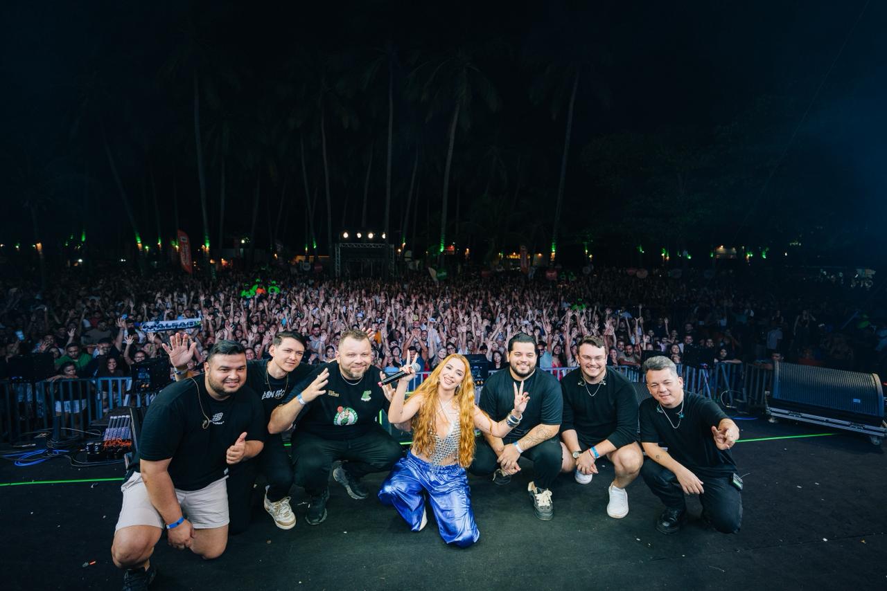 A cantora Nirah foi um dos destaques da programação do Emoções de Verão, em Fortaleza