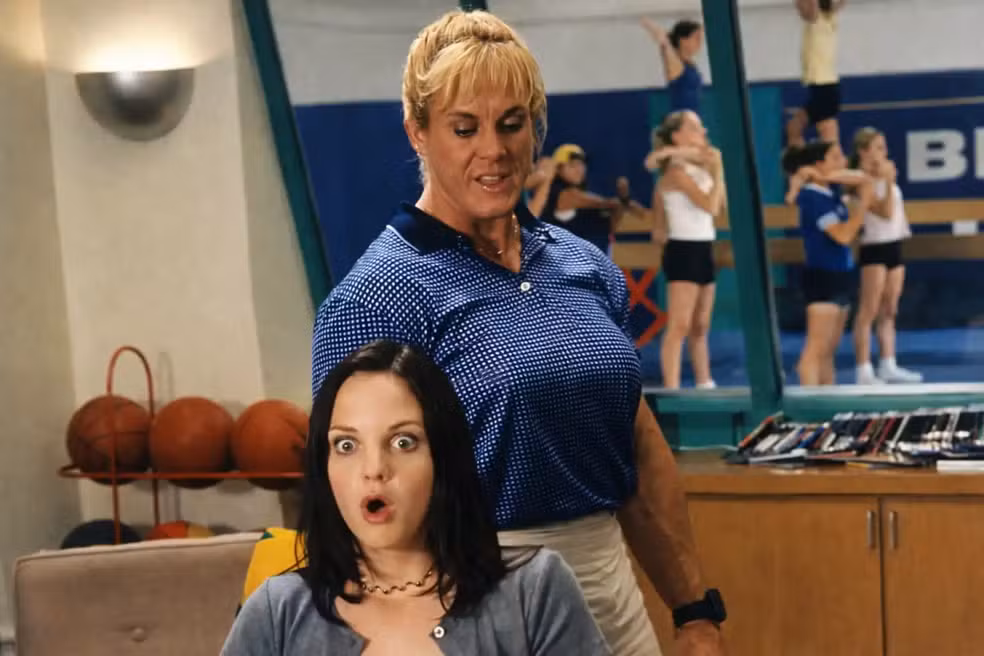 (A atriz e fisiculturista Jayne Trcka atuou no filme Todo Mundo em Pânico.)