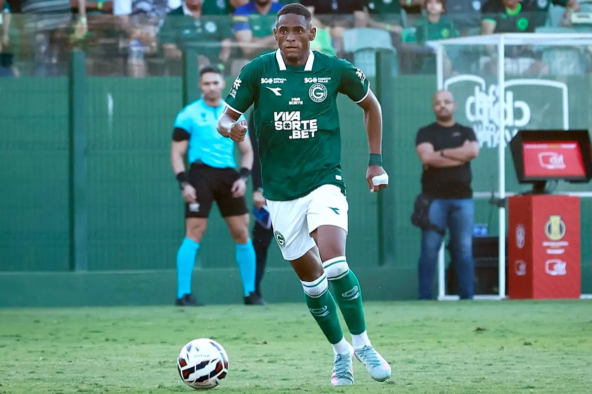Goiás faz jogo duro para liberar atacante para o Remo - 