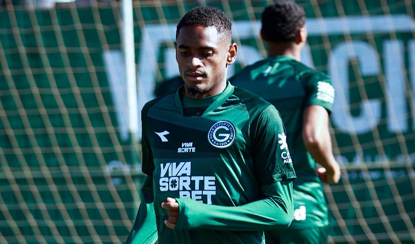 O Leão chegou a acertar bases salariais com o jogador e avançou nas tratativas com o clube goiano