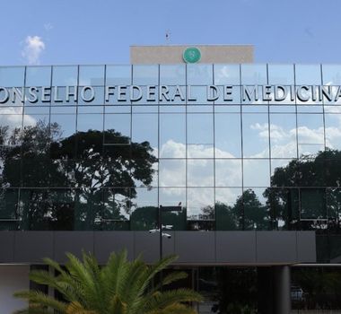 Imagem - CFM abre sindicância sobre atendimento a Bolsonaro após queda na prisão