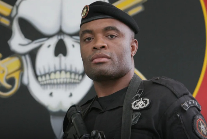 Anderson pretende iniciar sua trajetória na academia de polícia do Departamento de Polícia de Beverly Hills