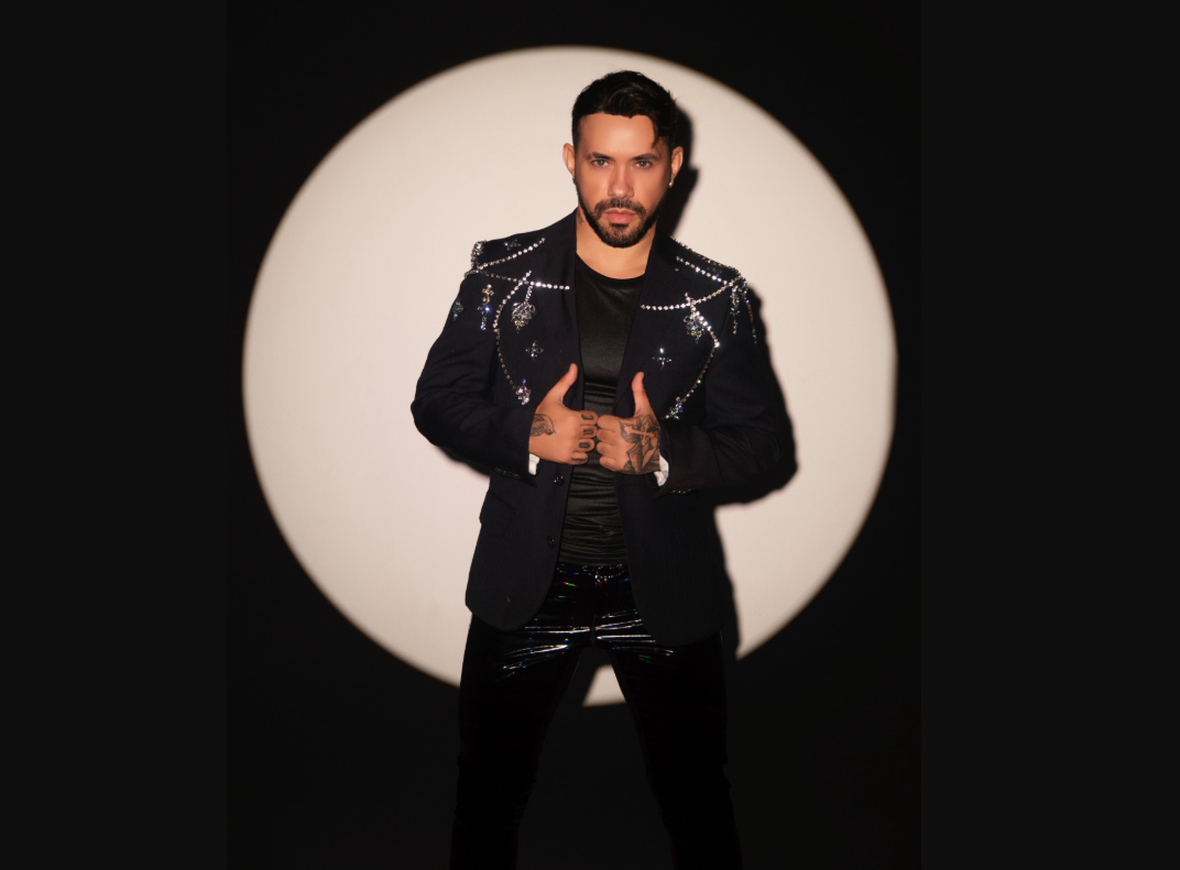 Chucky Rodrigues lança o single “Conto de Fadas” e apresenta nova fase autoral no brega romântico