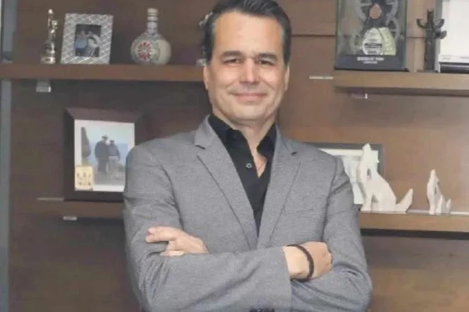 (Empresário José Adrián Corona Radillo, Diretor Presidente do Grupo Corona)