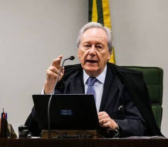 Imagem - Ministro da Justiça, Lewandowski entrega carta de demissão a Lula