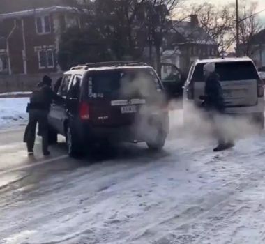 Imagem - Minneapolis protesta após morte de cidadã dos EUA pela polícia do ICE