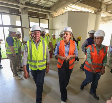 Imagem - Vice-governadora visita obras do Hospital Materno Infantil, no Baixo Amazonas