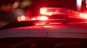 Suspeito teria confundido vítima com policial antes de atirar e fugir do local