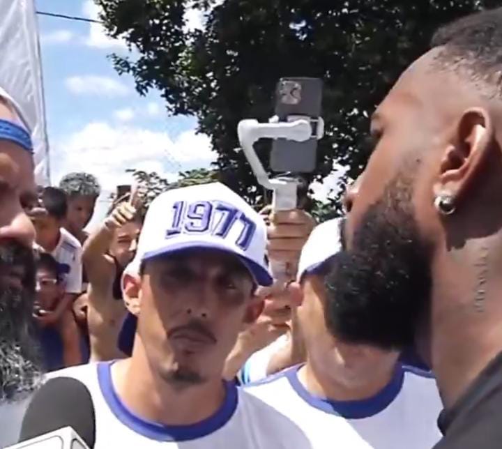 Gerson é recepcionado por torcedores -