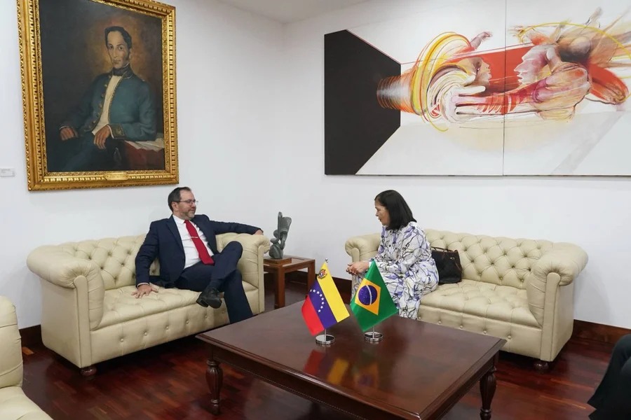 Segundo o ministro, a bilateral foi um momento de reafirmar o compromisso entre Caracas e Brasília de “reforçar a agenda” entre os dois países.